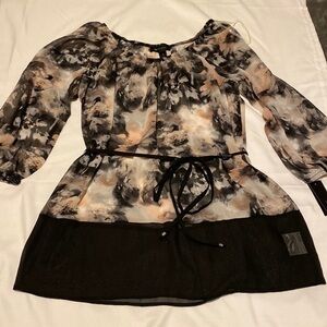 🎀 5/$20 🎀 NWT AB Studio semi-sheer floral top with tie belt size small
